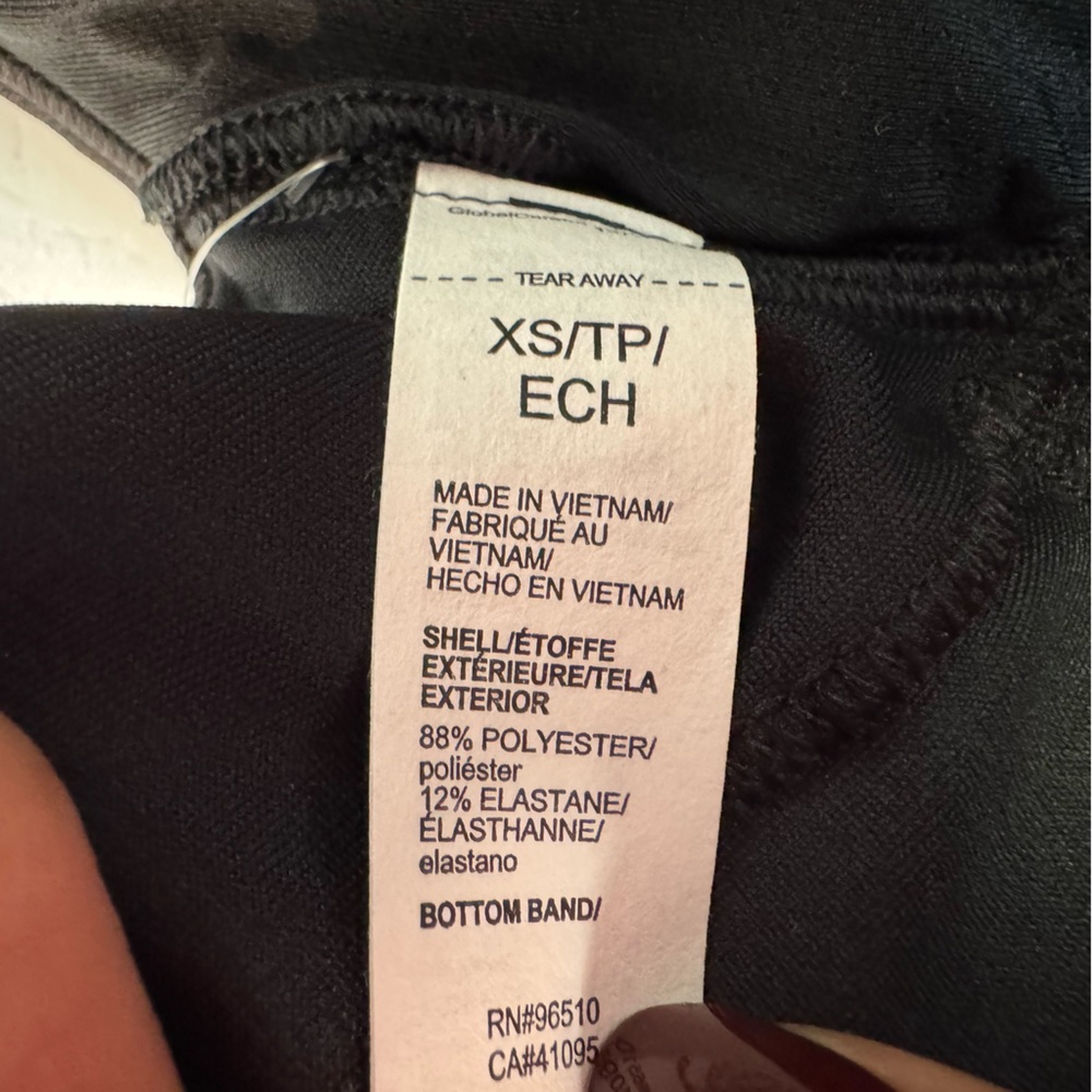Under Armour Women's Black Sports Bra /Top- XS P0168 - Picture 5 of 5